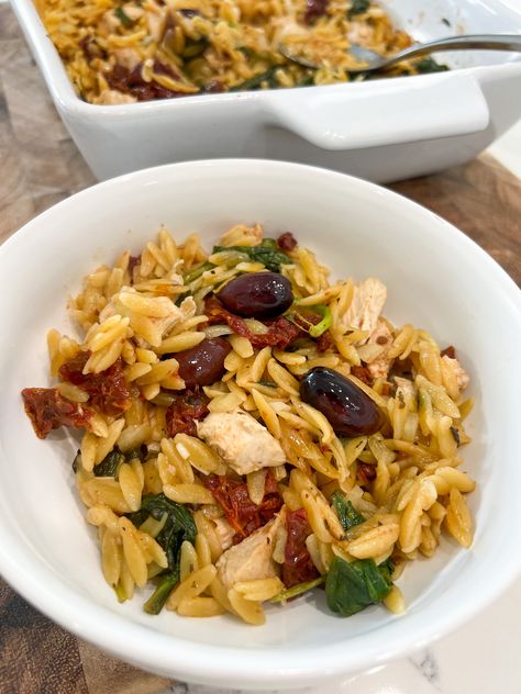 Anti-inflammatory Tuscan Chicken Tuscan Chicken Pasta, Chicken Pasta Bake, Dairy Free Dinner, Tuscan Chicken, Rotisserie Chicken Recipes, Healthy Recipies, Wellness Recipes, Entree Recipes, Mediterranean Diet Recipes