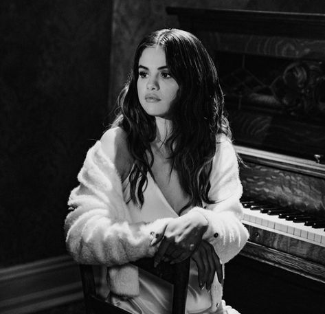 Selena Gomez Wallpaper, Selena Gomez Album, Selena Gomez Photoshoot, Selena Gomez Photos, Selena Gomez Style, Selena Gomez Pictures, Selena G, Elle Magazine, Marie Gomez