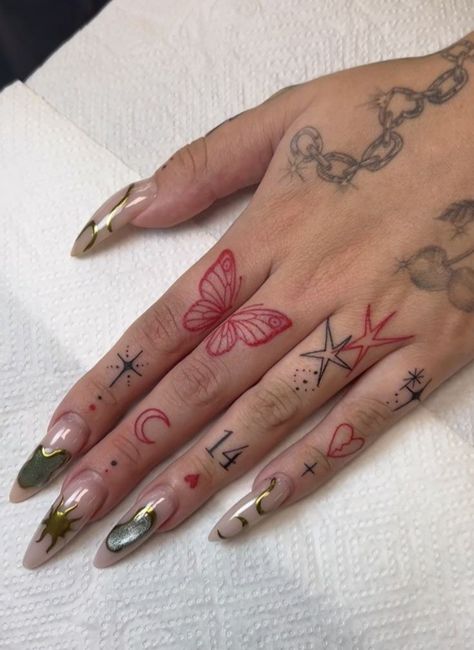 Girly Hand Tattoos, Unique Hand Tattoos, Butterfly Hand Tattoo, Finger Tattoo For Women, Hand Tattoos For Girls, Hand And Finger Tattoos, Small Pretty Tattoos, Hand Tattoos For Women, Small Hand Tattoos