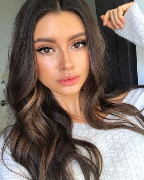 How to Maximize Your Beauty Budget: A College Student’s Guide Trucco Glam, Super Shiny Hair, Prom Makeup For Brown Eyes, Natural Summer Makeup, Natural Prom Makeup, Makeup Tip, Bright Hair, Makeup Hacks, Affordable Makeup