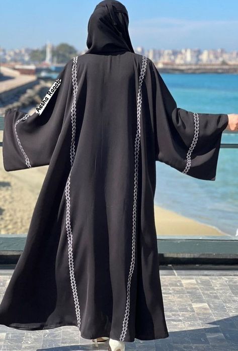 New Abaya Style Dubai, Simple Abaya Black, Wedding Dress With Hijab, Abaya Designs Latest Black, Black Abaya Designs Simple, Abaya Fashion Black, Burkha Designs Black, New Model Abaya, Formal Abaya