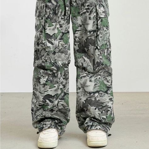 Never Worn, Brand New In Bag! Material Is Similar To Parachute Pants / Windbreakers (Nylon Maybe). Has Pockets Down The Sides And Bottoms Can Be Tightened. Would Best Fit Women’s / Men’s Size M (Brand For Exposure) Parachute Pants Fit, Urban Outfitters Pants, Pants Fit, Camo Pants, Fit Inspo, Pants Color, Green Brown, Fitness Inspo, Green And Brown