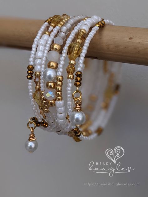 Saffron Walden, Memory Wire Jewelry, White Beads Bracelet, Braided Bracelet Diy, Beaded Memory Wire Bracelets, Beaded Memory Wire, Wire Bracelets, Bracelets Handmade Diy, Wire Jewelry Designs