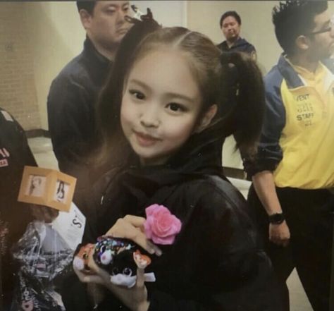 #jennie #jenniekim #jennierubyjane #jennieblackpink #jennieicons #blackpinkjenniekim Jennie Blackpink Kid, Blackpink Funny, Jennie Kim Blackpink, Small Photos, Kids Pictures, Kpop Aesthetic, Blackpink Jennie, Baby Pictures, بلاك بينك