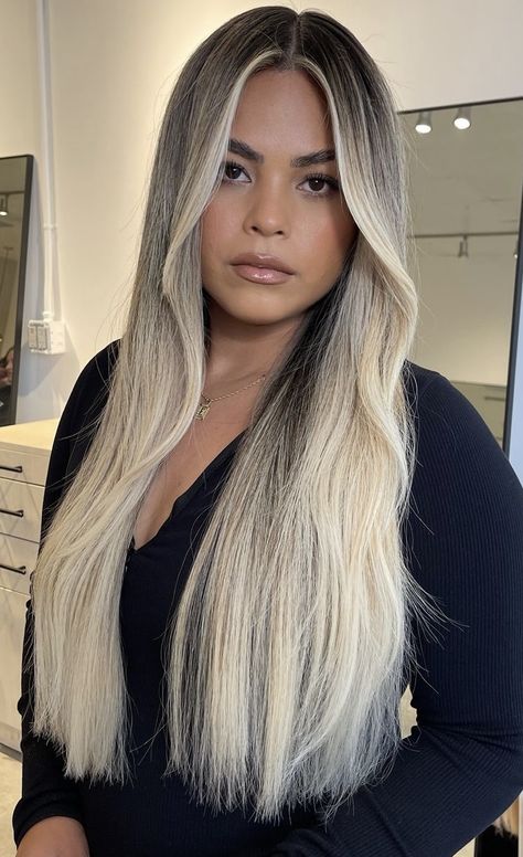 Platinum Blonde Hair Dark Roots, Brown Hair With Blonde Money Piece, Blonde Balayage Dark Roots, Blonde Platine, Brown Hair With Blonde Balayage, Blonde Asian Hair, Blonde Money Piece, Black Hair Balayage, Brown Hair Looks