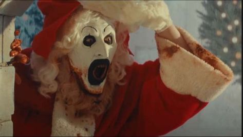 Christmas is coming and some places already have their festive products for sale. Will you be Art the Clown's naughty list, watch Terrifier 3 second UK Trailer. Who needs Pennywise The Clown when you have Art?! The town of Miles Country wish they had neither as our deranged clown delivers his festive spirit in his own gory-ous way. We have two versions of the Trailer, first the…... https://thepeoplesmovies.com/whose-on-arts-naughty-list-in-terrifier-3-second-trailer/ Santa Art The Clown, Terrifier 3 Pfp, Art The Clown Christmas, Art Clown Terrifier, Art The Clown Santa, Art The Clown Pfp, Terrifier Clown, The Terrifier, Terrifier Art The Clown