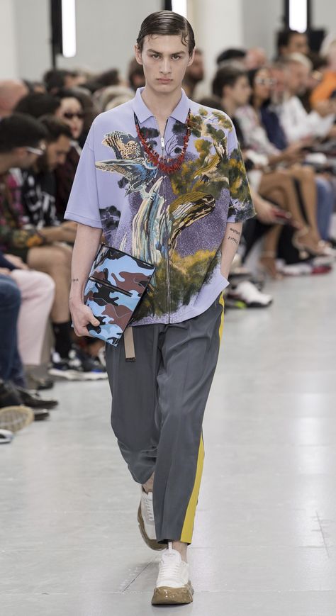 VALENTINO SPRING 2020 MENSWEAR Look #42  / PARIS FASHION WEEK Concept Sneakers, Activewear Photoshoot, Johnny Walker, Fashion Collection Inspiration, Men Costume, Best Maxi Dresses, Polo Shirt Design, Placement Print, Mens Trendy Outfits