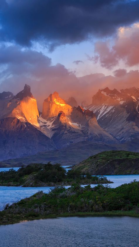 Torres Del Paine National Park, Best Smartphone, Apple Wallpaper Iphone, Smartphone Wallpaper, Apple Wallpaper, Hello Kitty Wallpaper, Mobile Wallpaper, Lock Screen Wallpaper, Desktop Wallpaper