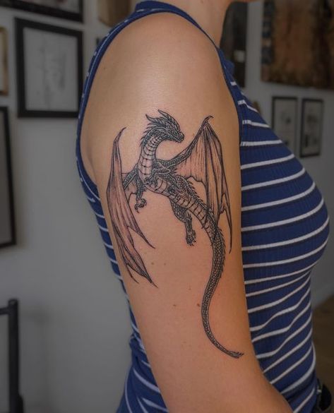 Dragon Tattoo Back, Black Dragon Tattoo, Alas Tattoo, Dragon Tattoo Arm, Dragons Tattoo, Small Dragon Tattoos, Medieval Tattoo, Dragon Tattoo Art, Dragon Tattoo For Women