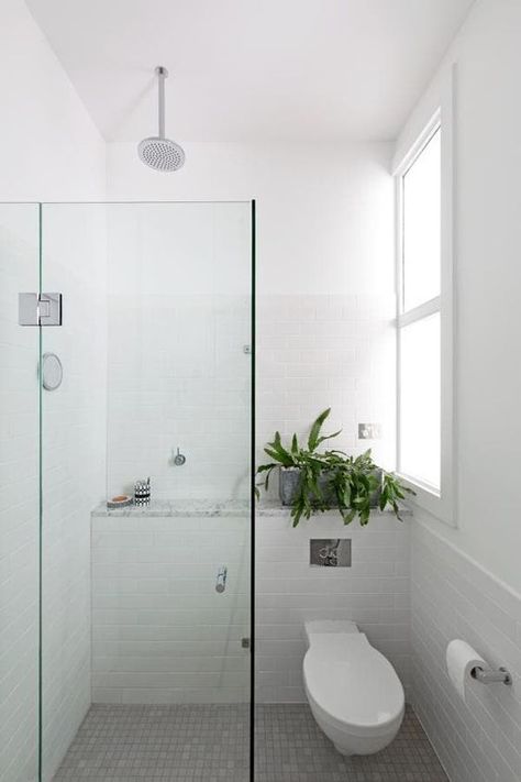 Minimal Bathrooms, Drømme Bad, Small Shower Room, Bilik Air, Small Showers, Bad Inspiration, Tiny House Bathroom, Tiny Bathrooms, Gorgeous Bathroom