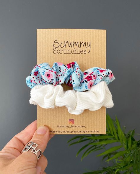 Summer Floral Scrunchies * Valentines Scrunchy set * Summer hair accessories * Flower prin Small Scrunchies, Diy Hair Scrunchies, Summer Hair Accessories, Hair Accessories Flower, Scrunchies Diy, Cotton Hair, Handmade Scrunchie, Small Business Packaging Ideas, Craft Packaging