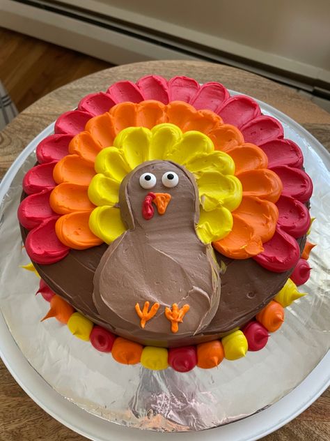 Turkey Cakes Ideas, Thanksgiving Cake Ideas Decorating Turkey Theme, Cake Designs Thanksgiving, Thanksgiving Cakes And Cupcakes, Turkey Cake Design, Turkey Cake Decorating Ideas, Easy Turkey Cake Ideas, Thanksgiving Turkey Cake Ideas, Easy Thanksgiving Cake Decorating Ideas