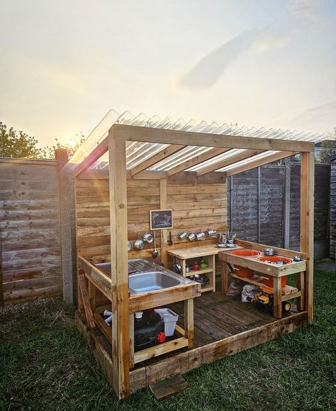 Outdoor Play Kitchen, Backyard Fort, Outdoor Kitchen Sink, Dream Backyard Garden, Kids Backyard Playground, Garden Sink, Play Area Backyard, Outdoor Play Spaces, Backyard Kids Play Area