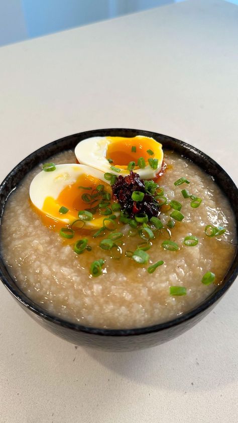 Tasty on Instagram: “Did you know there’s a trick to making congee in just 20 minutes? Congee, or rice porridge, is a classic Asian comfort food that’s often…” Congee Aesthetic, Rice Porridge Aesthetic, Rice Aesthetics, Congee Recipe Breakfast, Low Calorie Comfort Food, Porridge Aesthetic, Aesthetic Asian Food, Chinese Congee, Savory Porridge