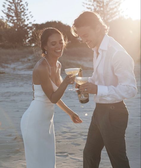 Engagement Photo Shoot Outfits, Beach Wedding Ceremony Arch, Champagne Cups, Wedding Pictures Beach, Pre Wedding Praia, Engagement Photo Shoot Beach, Engagement Pictures Beach, Do It With Passion, Formal Engagement Photos