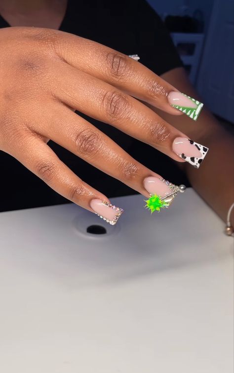 Football Gf, Nail Inspo Pics, Match Nails, Extra Nails, Short Nail Inspo, Nails Sets, Duck Feet, Nails Quotes, Acrylic Nail Set