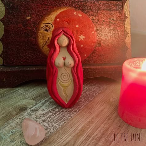 Wiccan Crafts, Goddess Sculpture, Cerámica Ideas, Witchy Crafts, Clay Crafts Air Dry, Keramik Design, Ceramics Pottery Art, Mystical Art, Arts And Crafts Projects