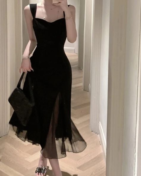 Pre order ~ Size : S , M , L Color : Black DM us for further queries Fancy Korean Dresses, Black Aesthetic Dress, Outfit Gala, Elegant Outfit Dress, Aesthetic Black Dress, Black Dress Elegant, Chic Black Outfits, Celebrity Prom Dresses, Black Dresses Classy