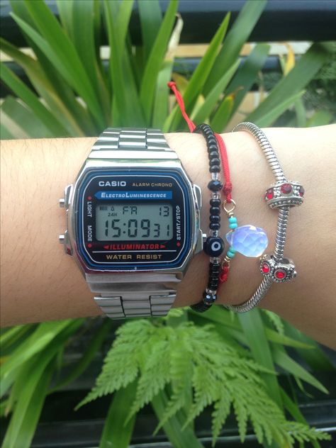 The perfect watch to match every outfit. CASIO retro Casio Vintage Watch Woman, Casio Watch Women, Silver Outfit, Casio Vintage Watch, Vision 2024, Silver Outfits, Casio Watches, Casio Vintage, Silver Watches Women