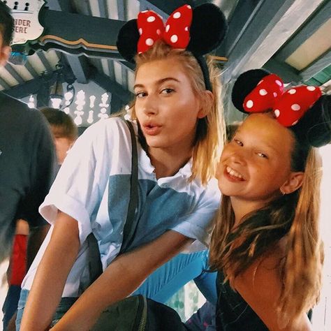 25 of the Best Disneyland Instagrams from Your Favorite Celebs Hailey Bieber Disneyland Outfit, Celebrities At Disney, Celebs At Disney, Celebrities At Disneyland, Kendall Jenner Disneyland, Celebs At Disneyland, Hailey Bieber Disneyland, Hailey's On It Disney, Disneyland Film Photography