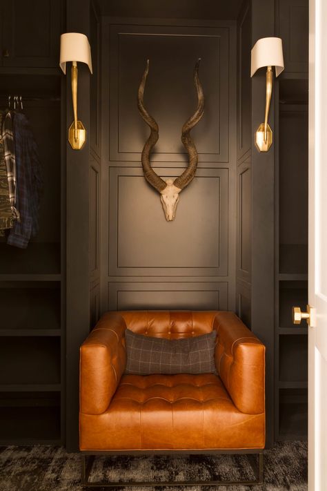 Zigarren Lounges, Bourbon Room, Whiskey Lounge, Lounge Room Ideas, Whiskey Room, Lounge Interiors, His Closet, Living Room Aesthetic, Casa Container