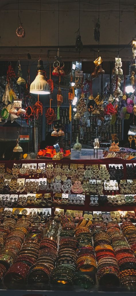 Market Aesthetic Indian, Diwali Market Aesthetic, Jhumka Market Aesthetic, Desi Market Aesthetic, Sarojini Market Aesthetic, Indian Shopping Aesthetic, Diwali Market Snap, Sarojini Nagar Market Aesthetic, South Delhi Aesthetic