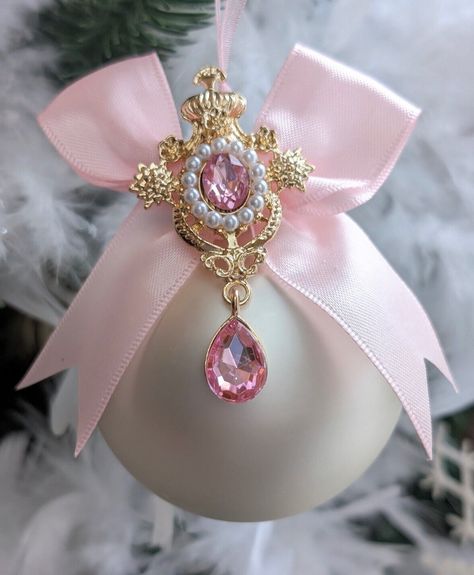 Shabby Chic Victorian Vintage Style Rose Pink Bow Jeweled Brooch Glass Ornament Handmade Glass Ornaments, Pretty Ornaments, Vintage Pink Room Decor, Beautiful Christmas Ornaments, Shabby Chic Ornaments Diy, Pink Christmas Bows, Pink Ornaments, Victorian Ornaments, Victorian Jeweled Brooches As Gift