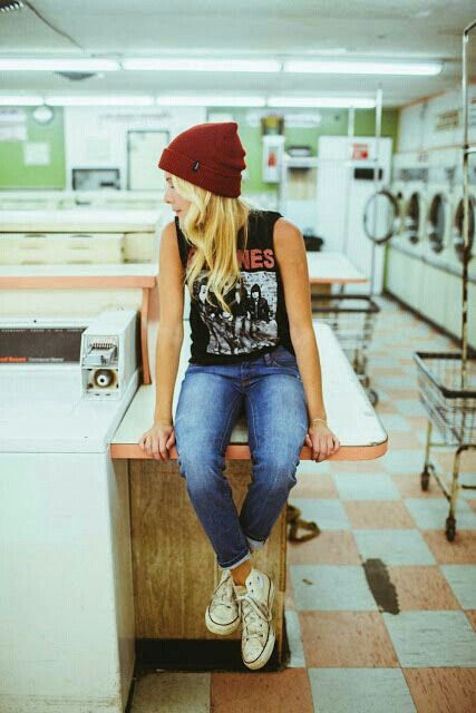 Scene Girl, Skater Girl Outfits, Skater Girls, Skater Style, Ramones, Looks Chic, Soft Grunge, Tshirt Outfits, Steam Punk