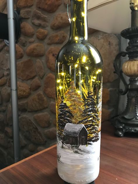 Christmas Bottle Art, Christmas Wine Bottles Diy, Wine Bottle Painting Ideas, Painted Glass Bottles, Hand Painted Wine Bottles, Painted Bottles, Hand Painted Bottles, Glass Bottle Diy, Glass Painting Designs