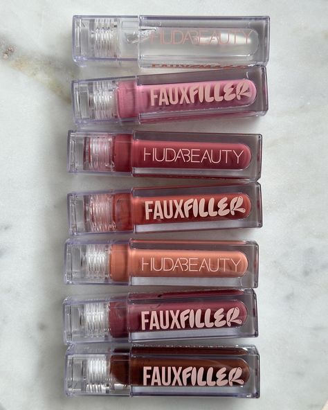 Endless combinations🫦💄🤎@hudabeauty #hudabeauty #hudabeautyfauxfiller #fauxfillerlipgloss #lipglosses #hudabeautylipcontour Ultra Makeup, Huda Beauty Lip Contour, Huda Beauty Lip, Cute Nail Polish, Dream Makeup, Makeup Wishlist, Baddie Tips, Makeup Product, Makeup Needs