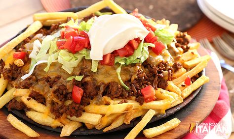 http://theslowroasteditalian-printablerecipe.blogspot.com/2015/02/fully-loaded-cheesy-taco-fries.html Taco Fries, French Fries Recipe, Loaded Fries, Food Park, Fries Recipe, Easy Slow Cooker Recipes, Fries In The Oven, Easy Slow Cooker, Special Recipes