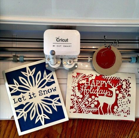 Cricut Christmas Cards, Cricut Christmas Ideas, Idee Cricut, Cricut Explore Air 2, Christmas Fonts, Cricut Cards, Cricut Explore Air, Holiday Paper, Cricut Craft Room