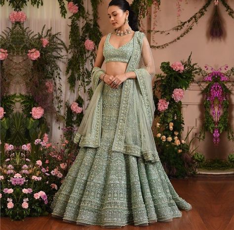 Sage Green Lengha Bridal, Holud Lehenga, Sage Green Lengha, Green Lehenga Bridal, Sage Green Lehenga, Lehnga Style, Dark Green Lehenga, Lehenga Ideas, Anjali Arora