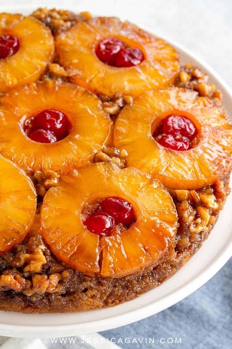 Recipe With Pineapple Chunks, Pineapple Upside Down Cake Recipe, Upside Down Cake Recipe, Pineapple Cake Recipe, Nursing Cake, Whiskey Cake, Inside Cake, Banana Cake Recipe, Clam Recipes