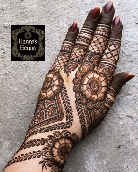 Mehndi Design Images Full Hand, Back Hand Mehndi Designs Back Hand Mehndi Designs Arabic, Mehandi Designs Full Hand, Mehendi Designs For Back Hands, Mehandi Design Back Hand, Mehendi Back Hand, Full Back Hand Mehndi Designs, Mehendi Design Back, Henna Design Hand