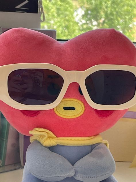 Bt21 BTS Tata Tata World, Free Hand Rangoli, Whatsapp Wallpaper, Silly Cats Pictures, Apple Watch Wallpaper, Kim Taehyung Wallpaper, Bts Chibi, Cartoon Profile Pics, Kawaii Wallpaper