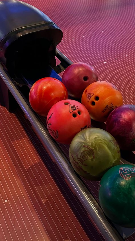 Bowling Bowling Pics Aesthetic, Bowling Story Instagram, Aesthetic Bowling Pictures, Bowling Instagram Story, Bowling Fake Story, Bowling Story, Bowling Aesthetic Pictures, Board Games Aesthetic, Bowling Pics