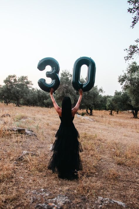 Rip 20s Photoshoot, 30th Birthday Photoshoot Outdoors, Black 30th Birthday Photoshoot, 30 Photoshoot, Rip 20s, 20s Party, Simple Birthday Decorations, 30th Bday, Simple Birthday