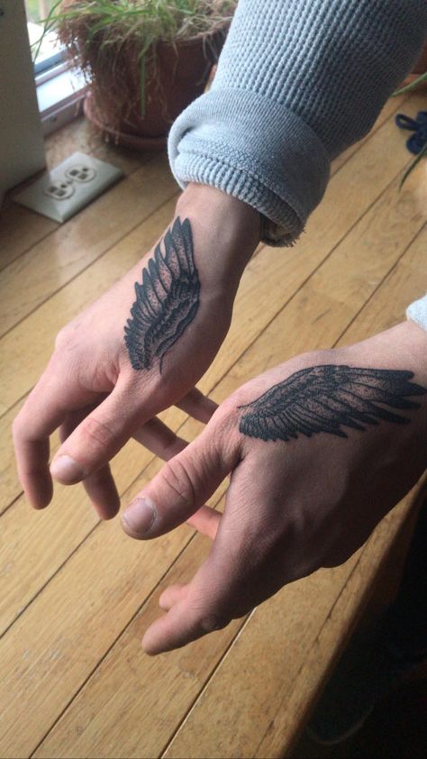 Deja Vu Tattoo, Nc Tattoo, Wing Tattoo Men, Thumb Tattoos, Tattoo Floral, Cool Wrist Tattoos, Hand And Finger Tattoos, Cute Hand Tattoos, Tattoo Wrist