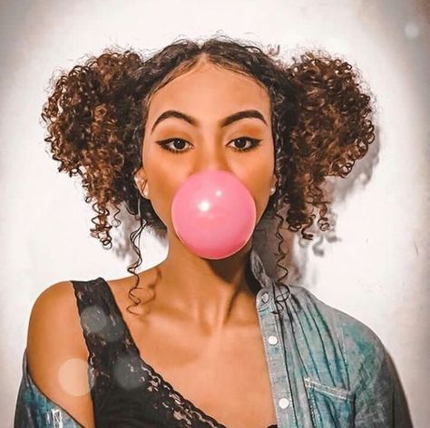 Blowing Bubble Gum Photography, Bubbly Photoshoot Ideas, Bubble Gum Pictures, Bubble Gum Picture Ideas, Woman Blowing Bubble Gum, Blowing Gum Drawing Reference, Bubble Gum Portrait, Gumball Photoshoot, Bubble Gum Photoshoot Ideas