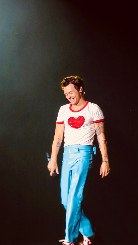 Harry Styles Tour Outfits 2022, Best Harry Styles Outfits, Harry Styles Cute Outfits, Harry Styles Hslot Wallpaper, Love On Tour Outfits Harry Styles, Harry Styles Hslot Outfits, Harry Styles Lot Outfits, Harry Styles Style Outfits, Cute Harry Styles Wallpaper