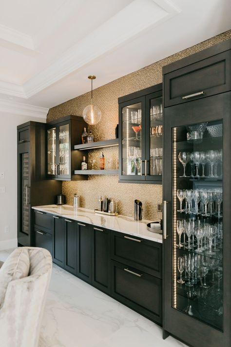 Brilliantly Designed New Build - Grabill Cabinets | Maple Stain | Designed by Rachel Eve Design Beautiful Basements, Bar Pantry, Drink Cabinet, Bar Lounge Room, Home Wine Bar, Wine Bistro, Home Wet Bar, Bar Space, Home Bar Rooms