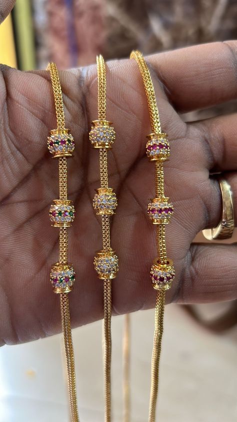 Pustelatadu Designs Gold, Mugappu Chain, Latest Blouse Designs Pattern, Dress Book, Designer Blouse Patterns, Gold Jewellery Design Necklaces, Blouse Designs Latest, Stylish Dress Book, Gold Chain Jewelry