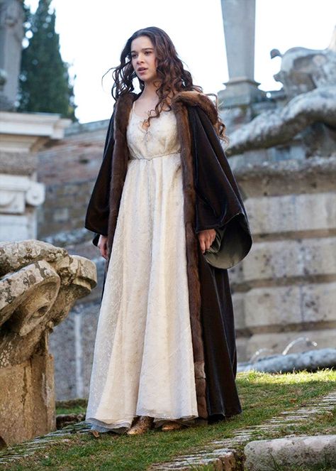 https://fuckyeahcostumedramas.tumblr.com/post/89863774391/hailee-steinfeld-in-romeo-and-juliet-2013 Romeo And Juliet Costumes, Romeo I Julia, Fantasy Inspo, Princess Clothes, Princess Fashion, Medieval Dress, Princess Aesthetic, Hailee Steinfeld, Movie Costumes