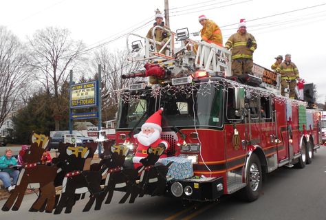 Port Jervis Fire Dept Washington State Travel, Holiday Parades, Parade Ideas, Christmas Props, Parade Float, Christmas Parade, Festival Of Lights, Blue Bloods, Fire Dept