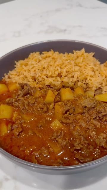 Picadillo Con Papas Recipe, Latin Countries, Salvadorian Food, Picadillo Recipe, Beef And Potato Stew, Ground Beef And Potatoes, Stewed Potatoes, Beef Meat, Beef And Potatoes