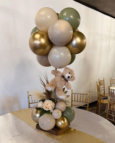 Nicole Creations Houston on Instagram: “🧸Boho teddy bear centerpieces 🧸 #bohotheme #teddybearbabyshower #balloongarland #eventplanner #bohobabyshower #itsaboy #eventdecor…” Babyshower Centerpieces, Teddy Bear Balloon Table Centerpieces, Balloon And Bear Centerpiece, Simple Baby Shower Centerpieces Bear, Teddy Bear Baby Shower Balloon Centerpiece, Teddy Bear Ballon Arrangement, Teddy Bear Centerpieces, Teddy Bear Baby Shower Theme, Bear Baby Shower Cake