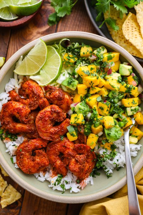 Kalefornia Kravings, Shrimp Bowls, Seasoned Shrimp, Cilantro Lime Cauliflower Rice, Chili Lime Shrimp, Raw Shrimp, Easy Healthy Meals, Mango Salsa Recipes, Mango Avocado Salsa