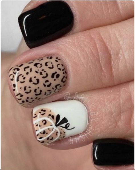 Fall Cute Nails Ideas, Fall Leopard Pumpkin Nails, Pumpkin And Leopard Nails, How To Do Halloween Nails, Leopard Print Pumpkin Nails, Dip Nail Ideas For Fall, Fall Lepord Nails, Nail Art Designs Leopard Print, Yellowstone Nails Design