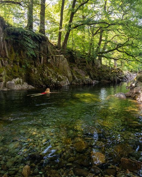 Wild Swimming Uk, Uk Hikes, Swimming Outdoors, Lake District Walks, Cumberland Gap, Infinity Pools, Wild Swimming, Oil Spill, Small Waterfall